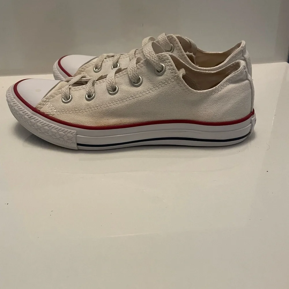Converse White and Red Sneakers Classic Canvas Design size 3